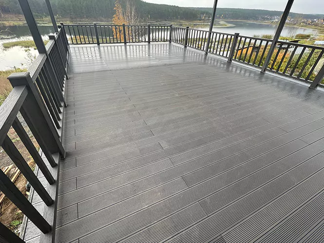 Терраса, пристроенная к дому